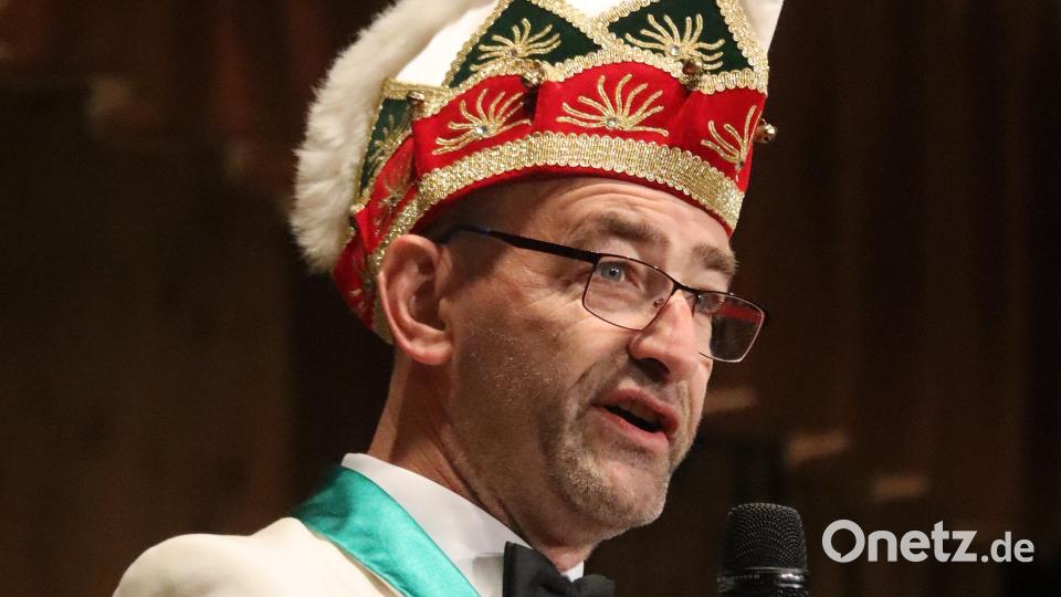 Der Vorsitzende Martin Steiner eröffnete offiziell die Dämmersitzung. Bild: mfh