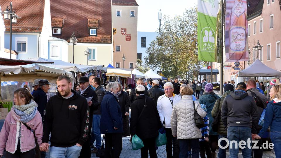 Der Martinimarkt in Sulzbach-Rosenberg lockte die Besucher in Scharen an. Bild: Stephan Huber