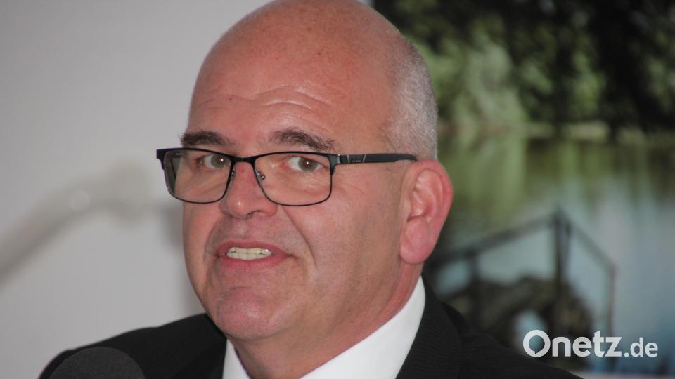 Bürgermeister Klaus Meyer betonte die Bedeutung des 13. November für die Marktgemeinde Bad Neualbenreuth. Bild: kro