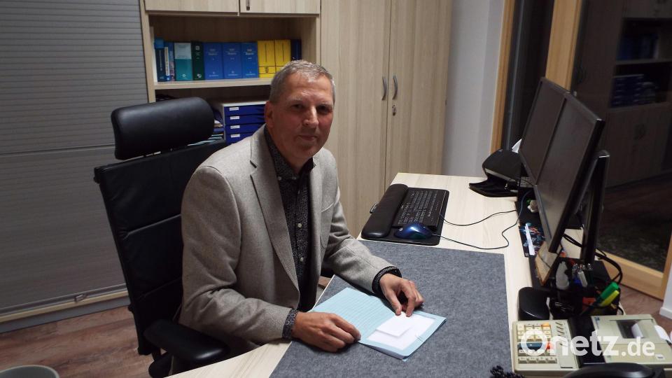 WEK-Werkleiter Günther Karzmarczyk hat in dem neuen Gebäude seinen Schreibtisch. Bild: e