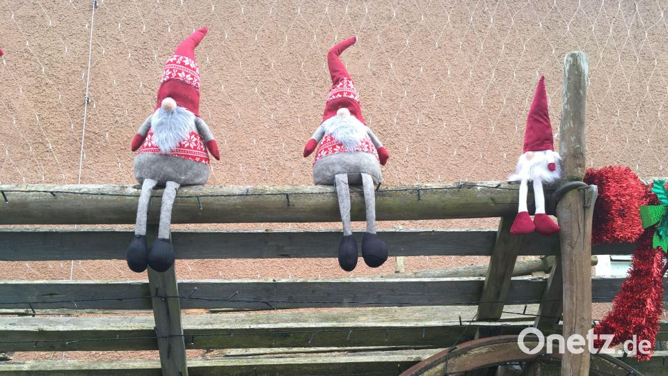 Die Weihnachtswichtel haben schon Platz genommen. Bild: ihl