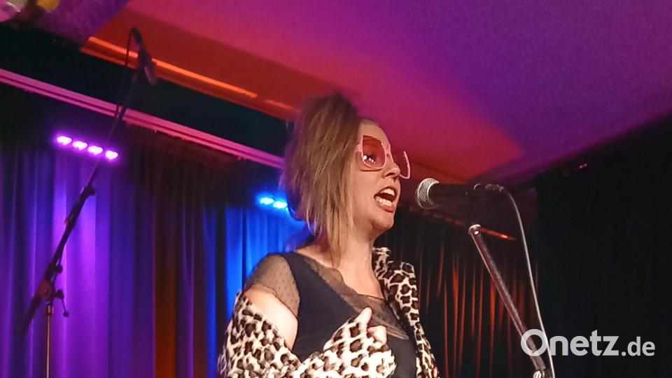 Marisa Well parodiert die „Beauty Queen“ vom Johanniscafé Bild: dir