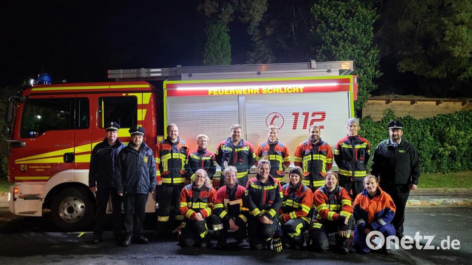 Die erfolgreiche Gruppe der Feuerwehr Schlicht mit Kommandant Stefan Geier, KBI Christof Strobl, KBM Michael Iberer und Vorstand Josef Ströhl. Bild: lei