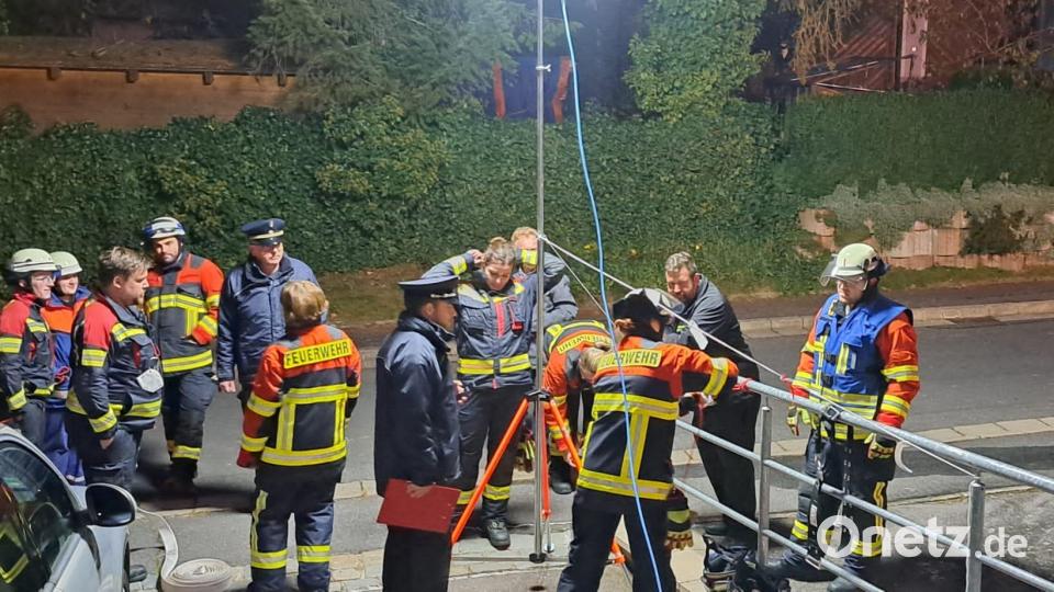Bei der Leistungsprüfung beweisen Mitglieder der Feuerwehr Schlicht ihr Können. Bild: lei
