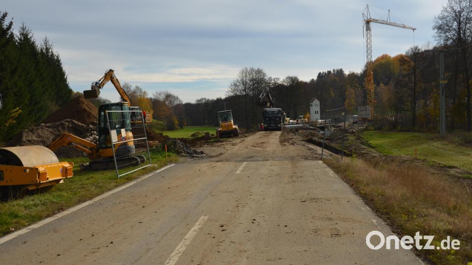 Der Unterbau der Anschlussstrecke muss auf einer Länge von 100 Metern komplett entfernt werden, wie sich erst spät herausgestellt hat. Bild: dob