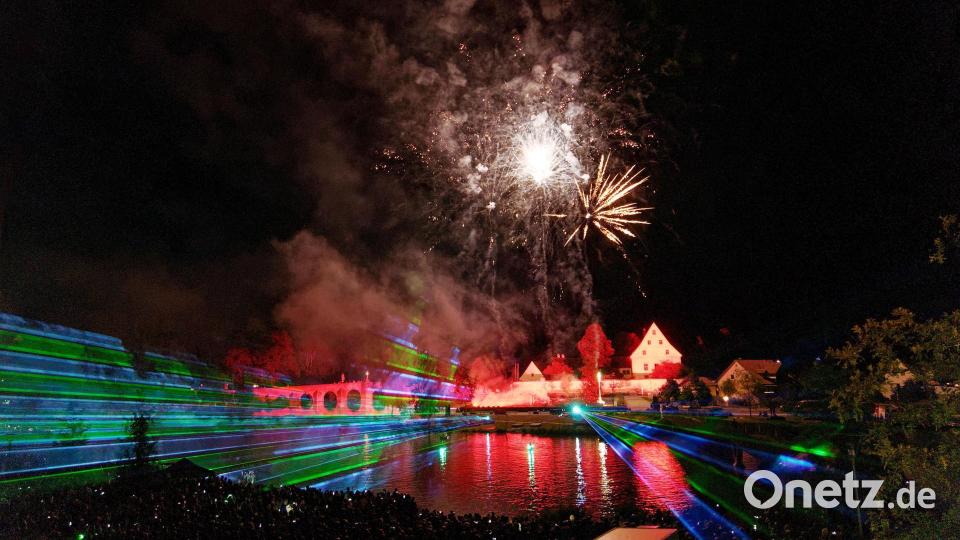 8000 Menschen ließen sich 2019 bei der Lasershow im Fischhofpark zum Abschluss des „cooltour“-Sommers verzaubern. Ein Feuerwerk an Veranstaltungen soll es auch beim „Kultur-Sommer“ im kommenden Jahr geben, wenn der Förderverein Fischhofpark 10 Jahre Gartenschau feiert. Bild: tr