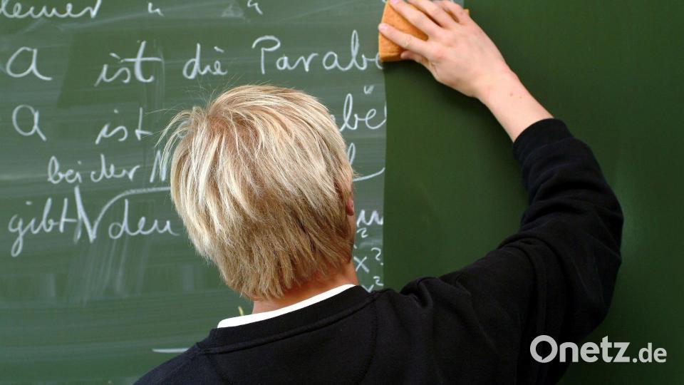 Die Lehrer sollen gleich bezahlt werden, egal an welcher Schule sie unterrichten. Das fordert der BLLV. Archivbild: Heiko Wolfraum/exb