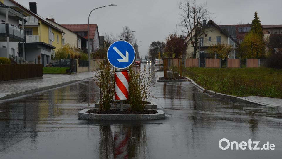 Reiner Hartwig lobte die Stadt für den Straßenbau in der Oberlinder Straße, die ein jahrelanges Anliegen des Anwohners war. Die Verkehrsberuhigung durch die eingebaute Fahrbahnverengung sei bereits spürbar. Bild: dob
