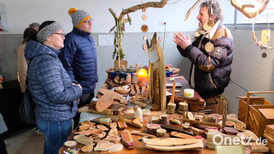 Holz aus einheimischen Wäldern verwandelt sich in handwerkliche Kunst. Bild: do
