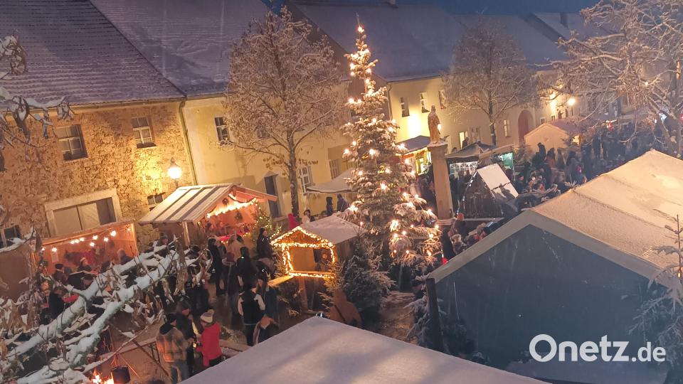 Weihnachtsstimmung am oberen Marktplatz Bild: amö