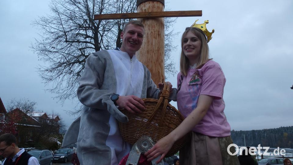 Adrian Graf und Lea Kohl wurden zum Oberkirwapaar gekürt. Bild: bk