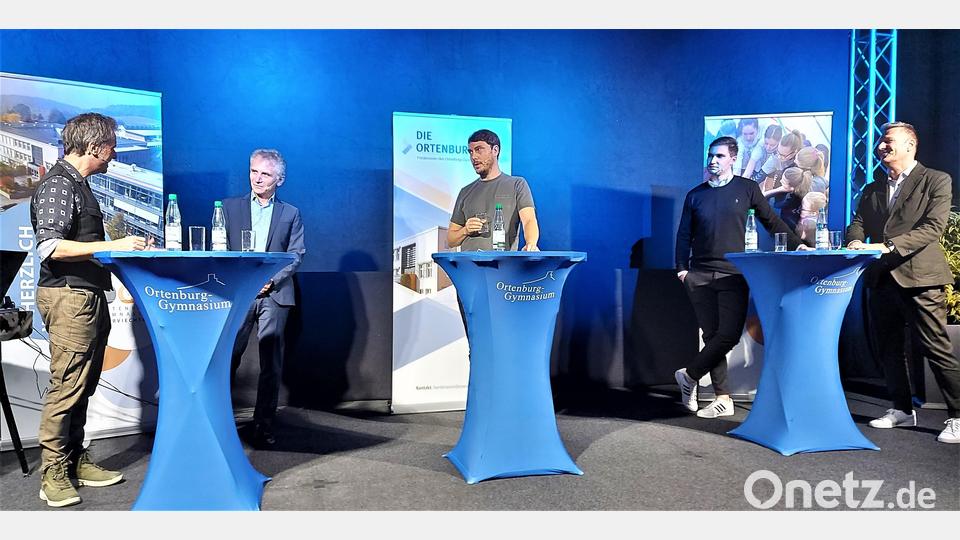 Beim Podiums-Gespräch (von links) Chris Boettcher, Siegfried Bäumler, Bastian Kellermeier, Abdurachmon Rasulov und Reinhard Dischner. Bild: lg