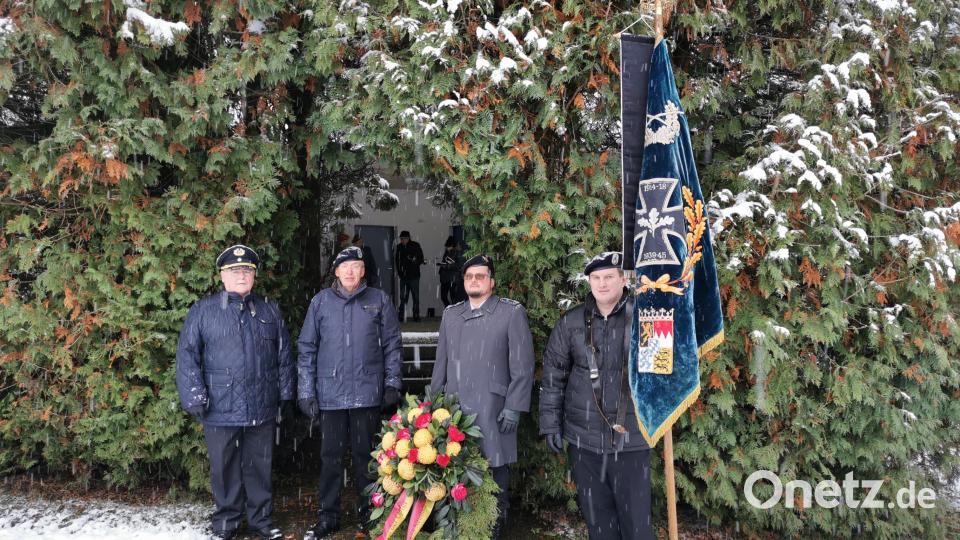 Kranzabordnung. Bild: exb/Karl Meier