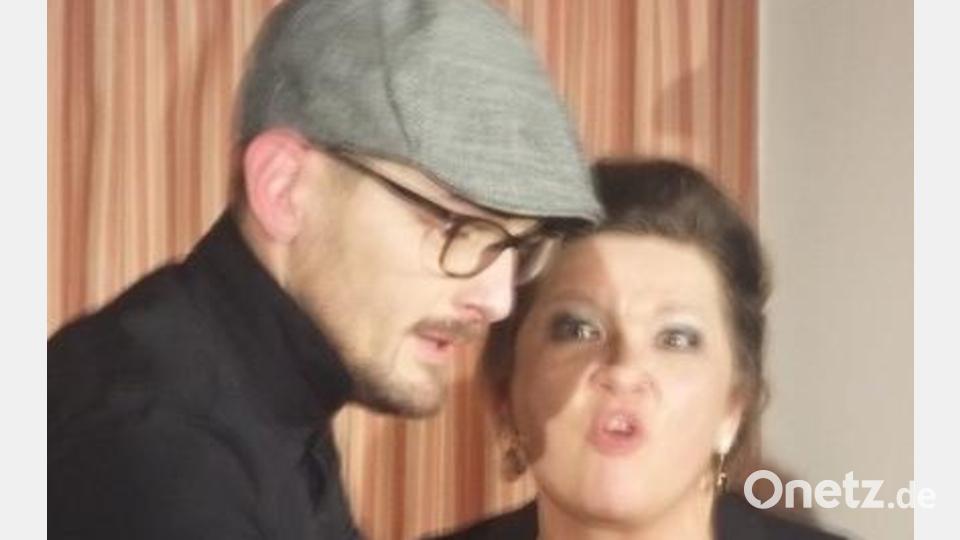 Spielerisch, kulinarisch und musikalisch wird der Abend, wenn die „Cool y Narrischen“ im Landgasthof Aschenbrenner in Paulsdorf ihr Stück "Schrankenlos beschränkt" zeigen – begleitet von einem Drei-Gänge-Menü. Bild: Heidrun Hahn/exb