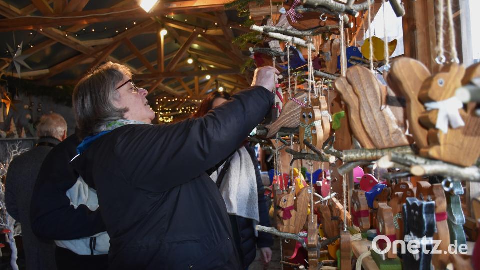 Viele Angebote in den Buden sind selbstgebastelt. Bild: ubb