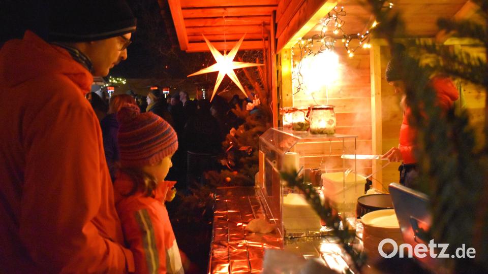 Die Marktbuden waren zauberhaft geschmückt. Bild: ubb