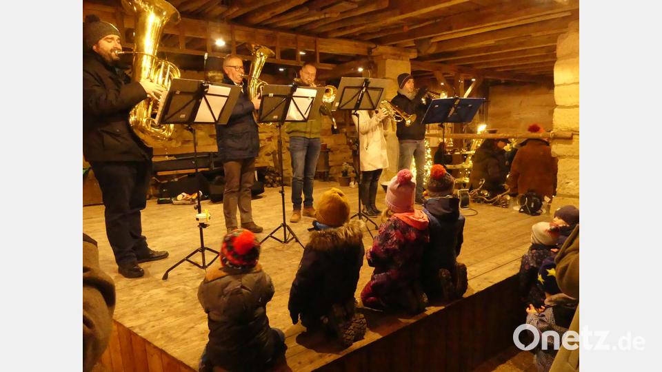Die Eschenbacher Bläsergruppe begeisterte auch Kinder Bild: rn