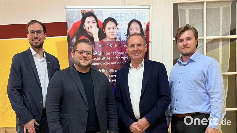 Der neugewählte Vorstand von HAYAG International Amberg (von links) Julian Kreuzer, Matthäus Wiesner, Siegfried Kreuzer und Jonathan Schell. Bild: Hayag/exb