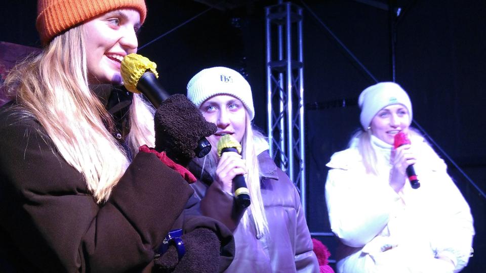 Lea, Michaela, Emily und Franzi kannten sich aus &quot;In der Weihnachtsbäckerei&quot;. Bild: mma