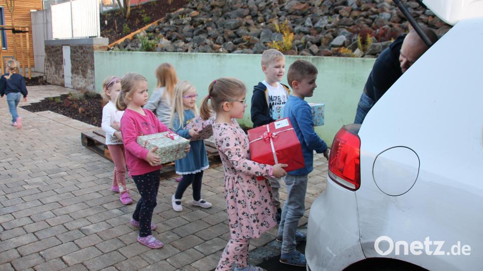 Die Kinder aus Tännesberg wollen anderen Kindern eine Freude machen. Bild: Manuela Hinkel/exb
