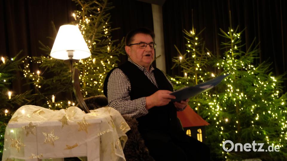 Mit der Weihnachtsgeschichte von Alois Gilitzer weiß Max Frischholz zu begeistern Bild: le