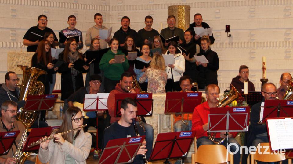 Ein Ohrenschmaus erwartet das Publikum beim gemeinsamen Konzert der Blaskapelle mit dem Chor Polyphonia. Bild: lep