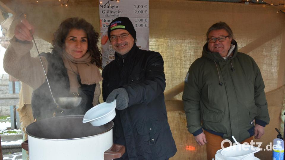 Glühgin und Glühwein gab´s bei „Zukunft Stadt Mitterteich“. Bild: jr
