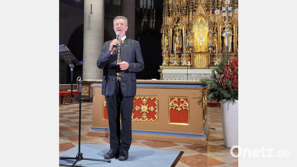 Oswald Sattler bei seinem Auftritt in der Basilika St. Martin in Amberg. Bild: kök