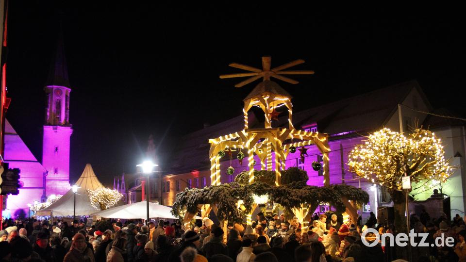 Reges Treiben herrschte am Freitagabend beim Candlelight-Shopping in Kemnath Bild: stg