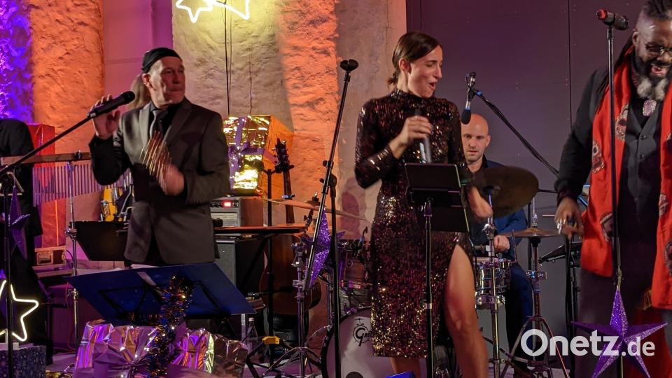 Traumperformance der drei Vocalstimmen: Diana Laden mit Ashonte „Dolo“ Lee (rechts) und Michael „Michon“ Deiml (links) Bild: eib