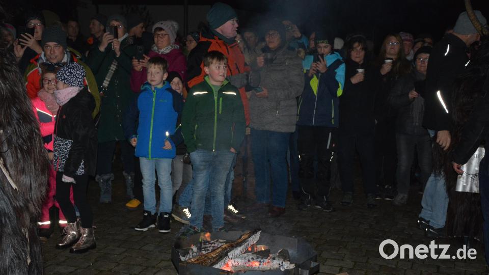 Wärmende Feuerstellen sorgten für eine heimelige Atmosphäre. Bild: jr