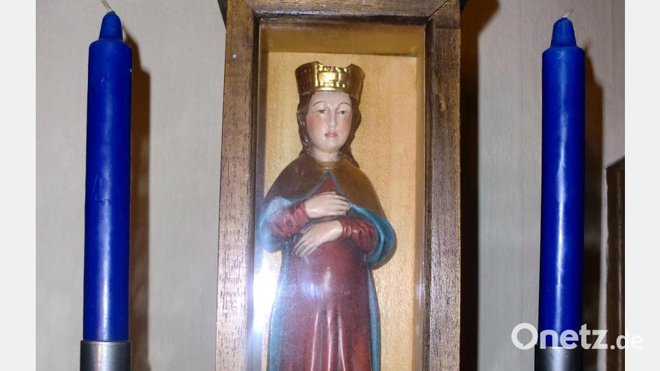 Geschützt in einem Kästchen aus Holz wandert die Marienfigur in der Pfarrei St. Vitus zum in der Adventszeit von Familie zu Familie Bild: sh