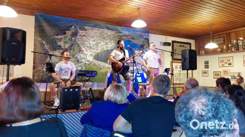 Das Trio &quot;Barbari Bavarii&quot; begeisterte das Publikum, bei dem kein Auge trocken blieb Bild: bk