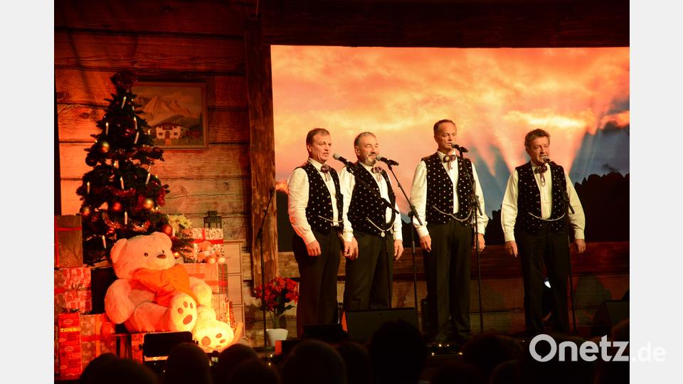 Das "Kastelruther Männerquartett" in der Stadthalle Neustadt. Bild: bey