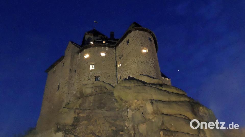 Nach Sonnenuntergang wurde die Burg Falkenberg zum Postkartenmotiv. Bild: wro