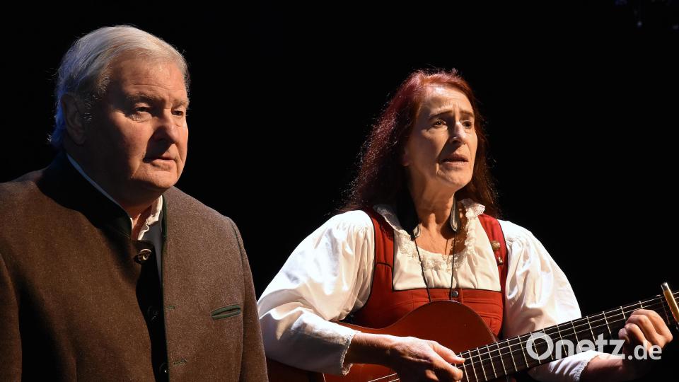 42. Amberger Adventssingen im Stadttheater Amberg, hier das Neualbenreuther Zwio. Bild: Stephan Huber