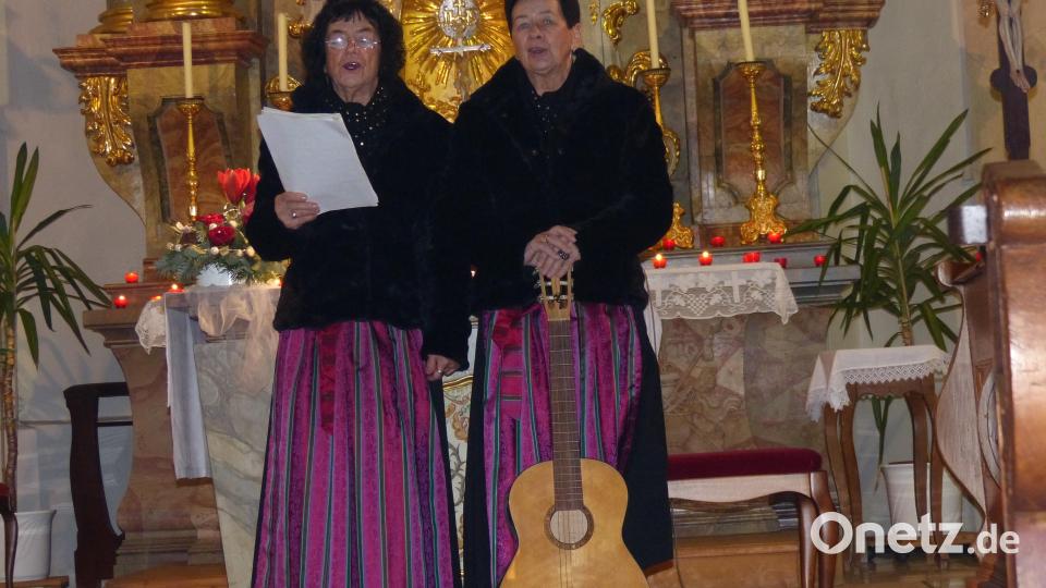 Die Zupfer-Moidln kamen auch in Neudorf gut an Bild: hme