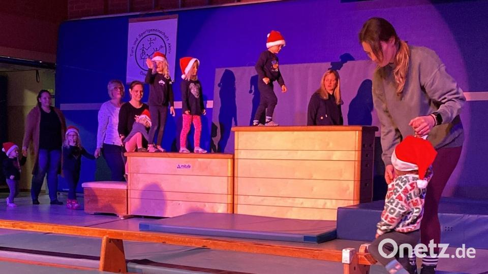 Die Mutter-Kind-Gruppe führte durch die Weihnachtszeit. Bild: soj