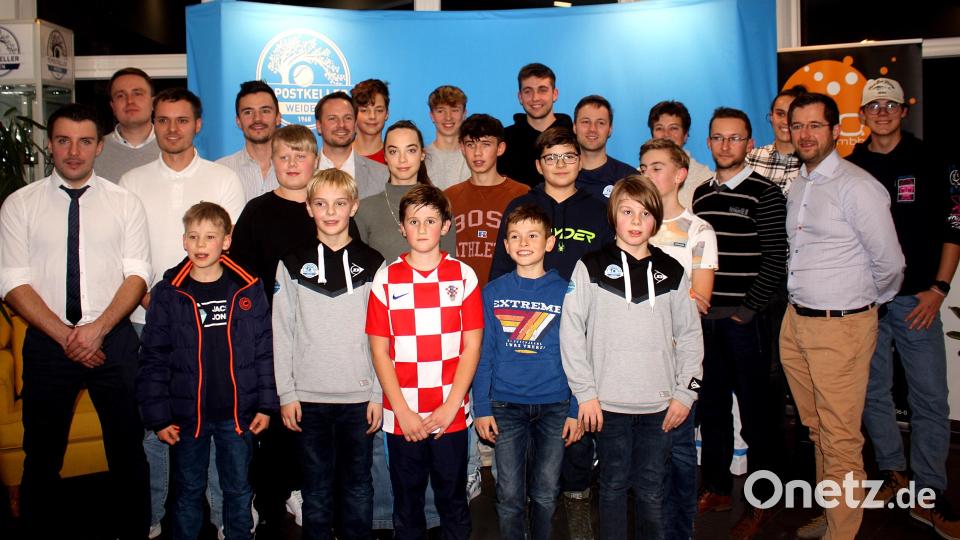 Das sind die ausgezeichneten Sportler der vergangenen Saison des TC Postkeller. Sie alle sind Meister in ihrer jeweiligen Klasse. Bild: R. Kreuzer