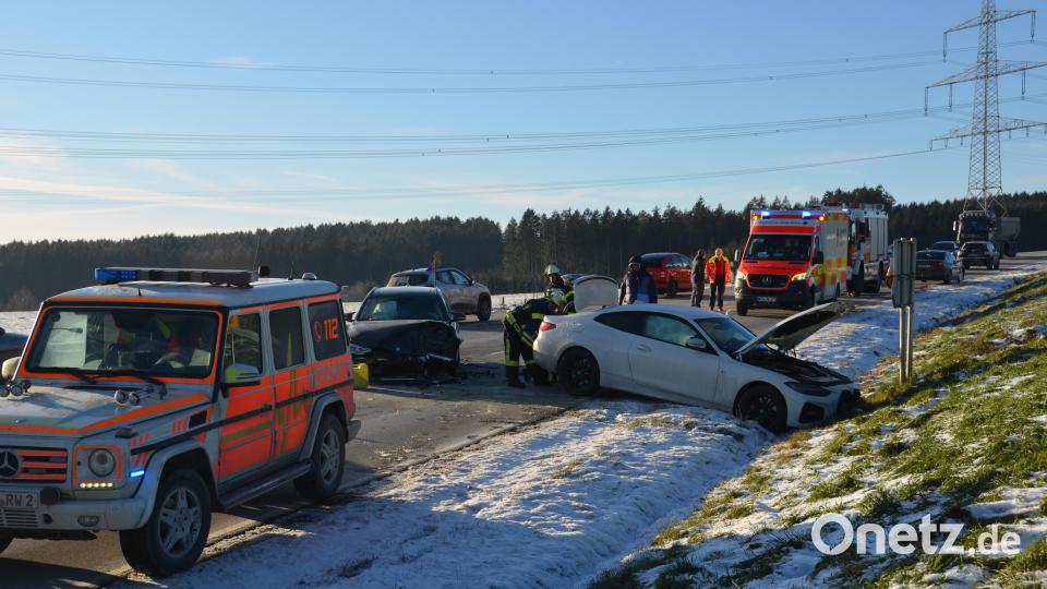 Zu einem Verkehrsunfall mit hohem Sachschaden kam es am Dienstag auf der ehemaligen Bundesstraße 14 und jetzigen Kreisstraße NEW 50 auf Höhe der Abzweigung nach Gröbenstädt. Bild: dob