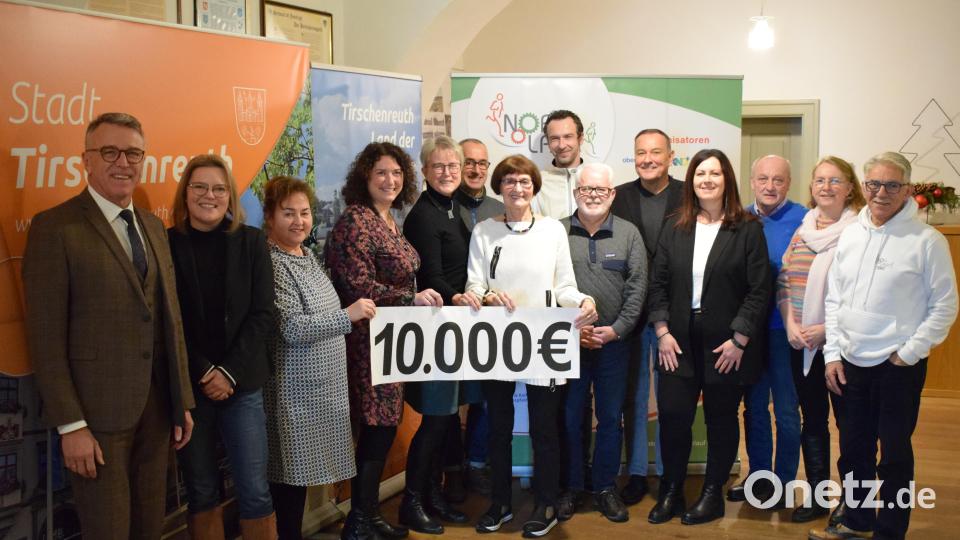 Sechs Organisationen freuten sich über den Erlös des Nofi-Laufs 2022 in Höhe von insgesamt 10.000 Euro. Bild: szl
