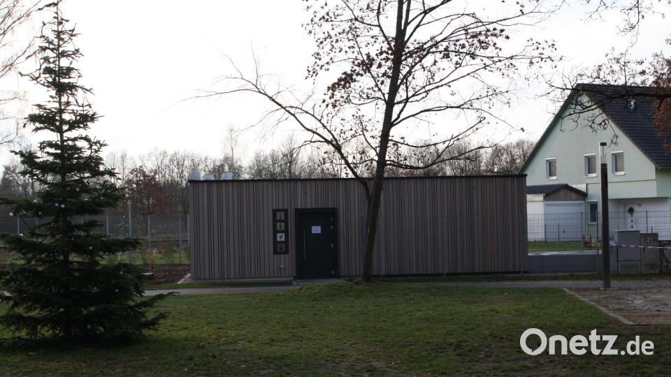 Der Umgang mancher Bürger mit der WC-Anlage im Dietl-Park sei buchstäblich sch..., findet der Pressather Stadtrat. Künftig steht die Toilette in der Winterzeit nur bis 16 Uhr offen. Weitere Maßnahmen behält sich die Stadt vor. Bild: bjp