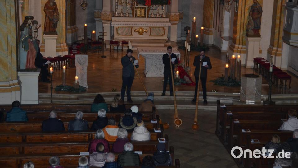 Erstmals waren heuer die Pleysteiner Alphornbläser dabei. Die katholische Stadtpfarrkirche bot den entsprechenden Klangraum. Bild: dob