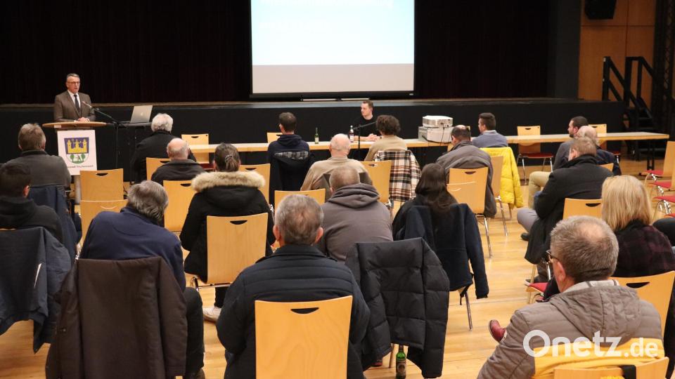 Rund 40 Vereinsvertreter waren am Montag zur Versammlung gekommen. Bild: Stadt Tirschenreuth/exb