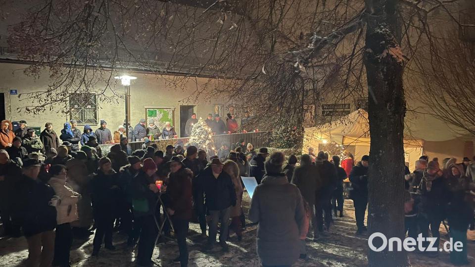 Die romantische Burgweihnacht der &quot;Neuhauser Boum&quot; ist ein Besuchermagnet. Bild: Franziska Schwamberger/Florian Dagner/exb