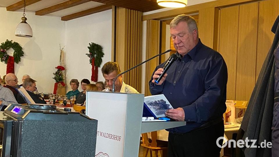 Mit seiner &quot;Krippe am Schützweiher&quot; begeisterte Autor Werner Robl. Bild: Gerhard Weber/exb