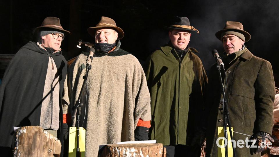 Die „älteren“ Hirten bei der Waldweihnacht. Bild: gf