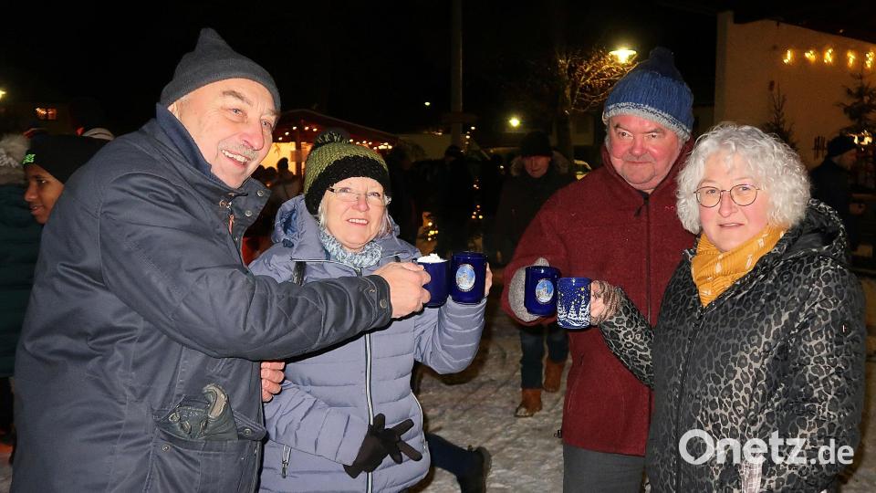 Glühwein und Eierlikörpunsch sorgten für die innere Wärme. Bild: bsc