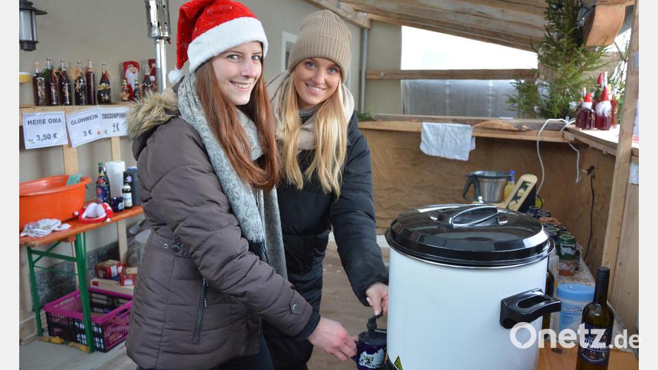 Glühwein und andere heiße Getränke waren bei den frostigen Minusgraden besonders gefragt. Bild: jr