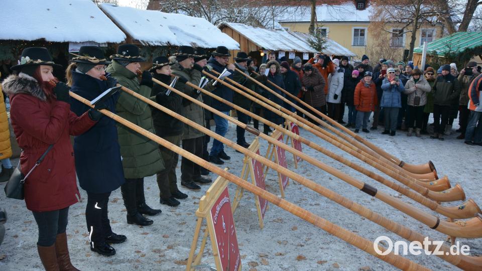 Ins Rahmenprogramm brachten sich auch die Großkonreuther Alphornbläser ein. Bild: jr